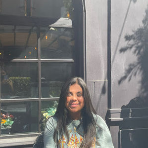 Meet your Posher, Daniela